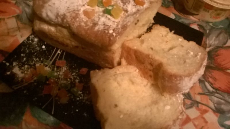 Drożdżowa babka śniadaniowa