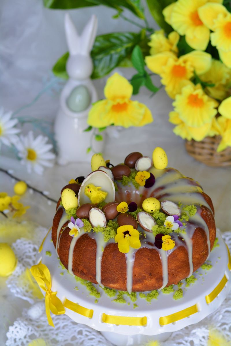 Drożdżowa babka z czekoladą i orzechami Drożdżowa babka z czekoladą i orzechami