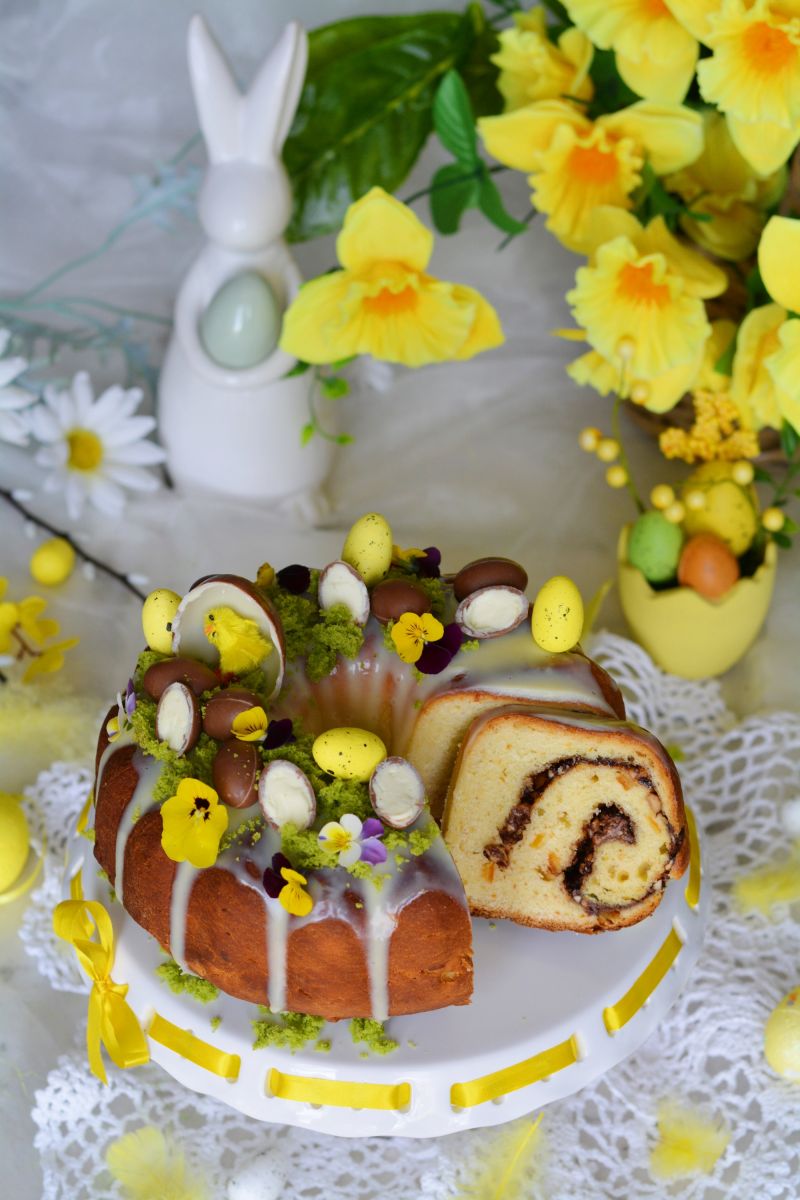 Drożdżowa babka z czekoladą i orzechami Drożdżowa babka z czekoladą i orzechami