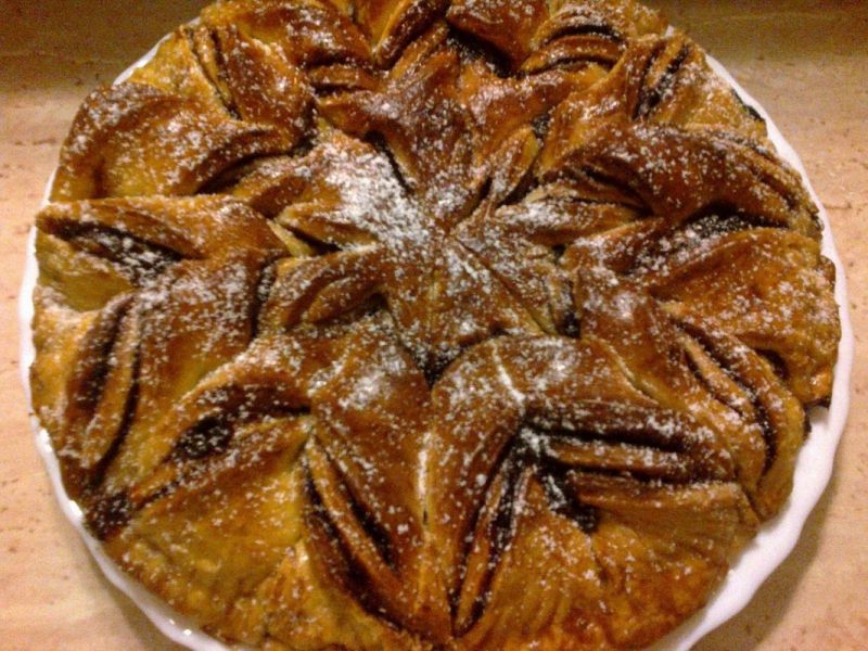 Drożdżowa gwiazda z aromatycznymi nadzieniami