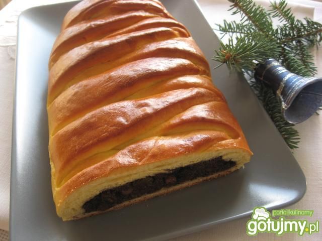 Drożdżowa plecionka z nadzieniem z maku