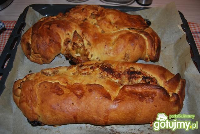 Drożdżowa rolada z dynią i jabłkami