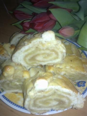 Drożdżowa Roladka Mocno Jabłkowa Drożdżowa Roladka Mocno Jabłkowa