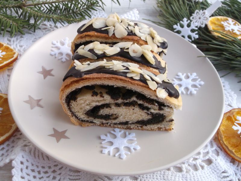 Drożdżowa strucla makowa