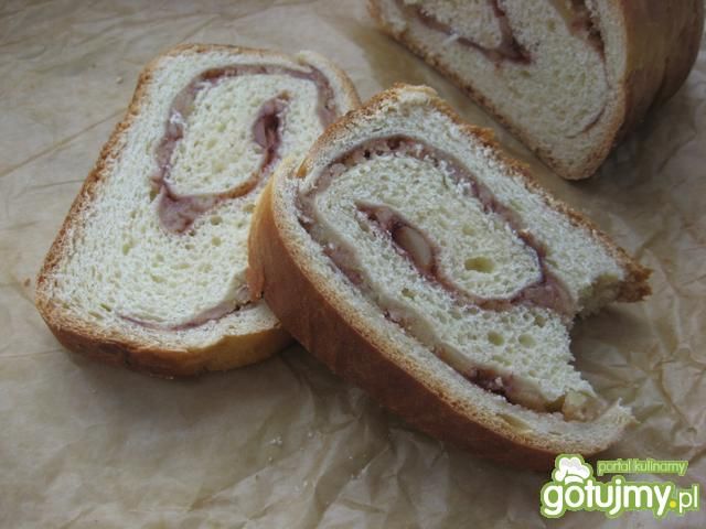 Drożdżowa strucla malinowo – marcepanowa Drożdżowa strucla malinowo – marcepanowa