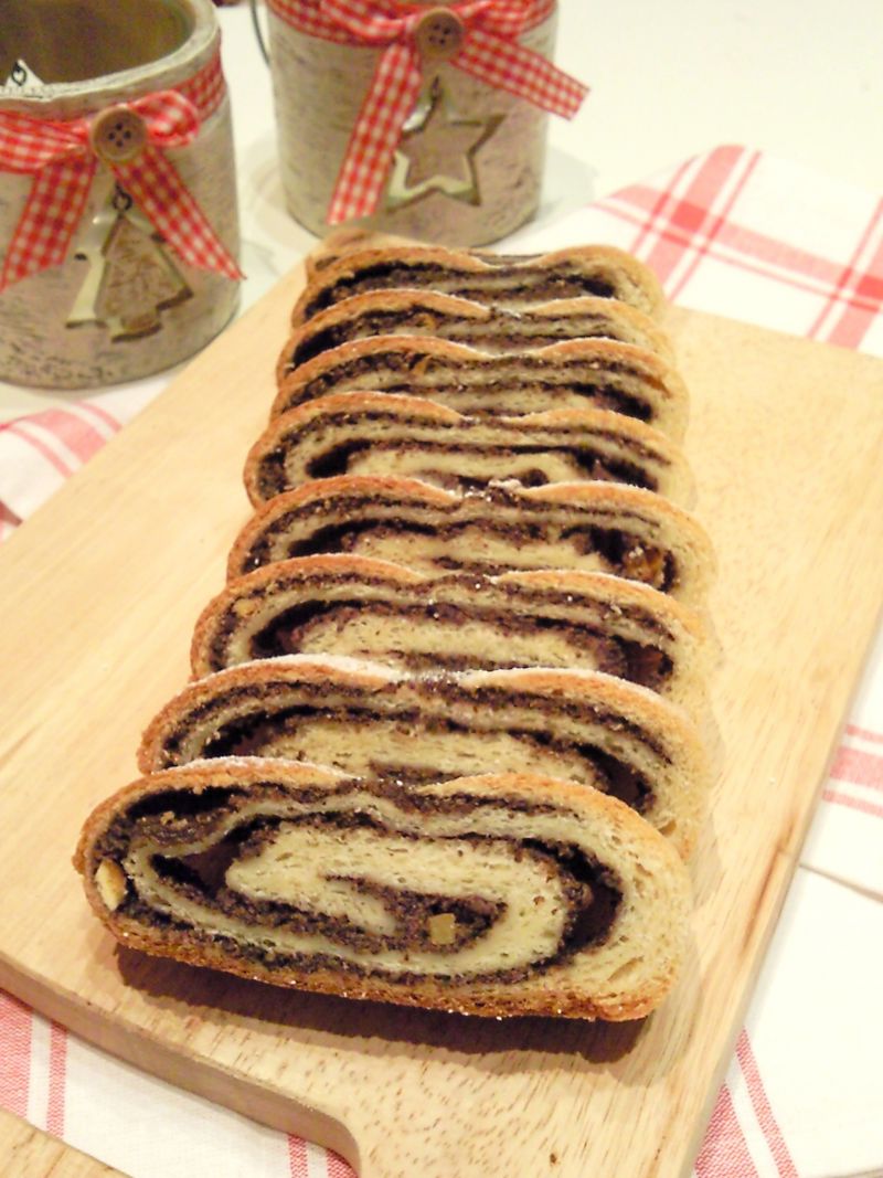 Drożdżowa strucla z makiem