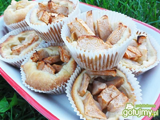 Drożdżowe babeczki z owocami Ilonar