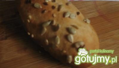Drożdżowe bułeczki z mieszanką ziaren  Drożdżowe bułeczki z mieszanką ziaren