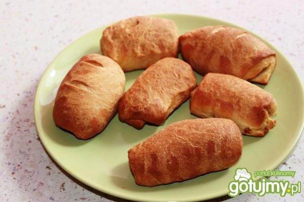 Drożdzowe buleczki z nadzieniem  Drożdzowe buleczki z nadzieniem