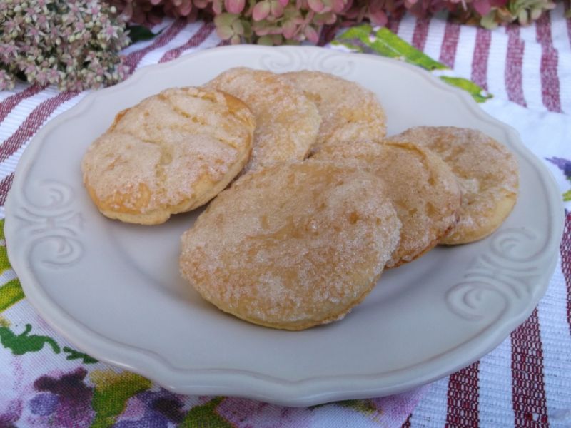 Drożdżowe ciasteczka z cukrem Drożdżowe ciasteczka z cukrem