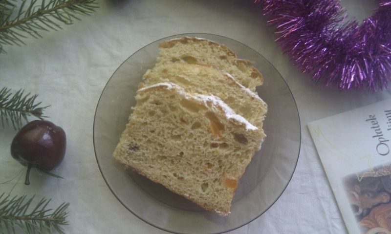 Drożdżowe ciasto a'la pannetone Drożdżowe ciasto a'la pannetone