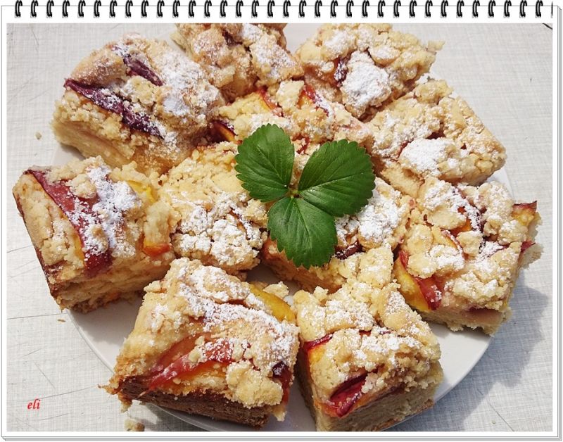 Drożdżowe ciasto Eli z nektarynkami Drożdżowe ciasto Eli z nektarynkami