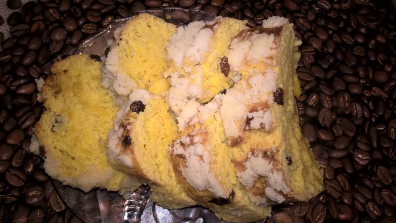 Drożdżowe ciasto z polewą jogurtową Drożdżowe ciasto z polewą jogurtową