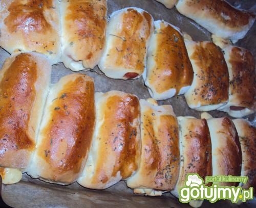 Drożdżowe hot-dogi Drożdżowe hot-dogi