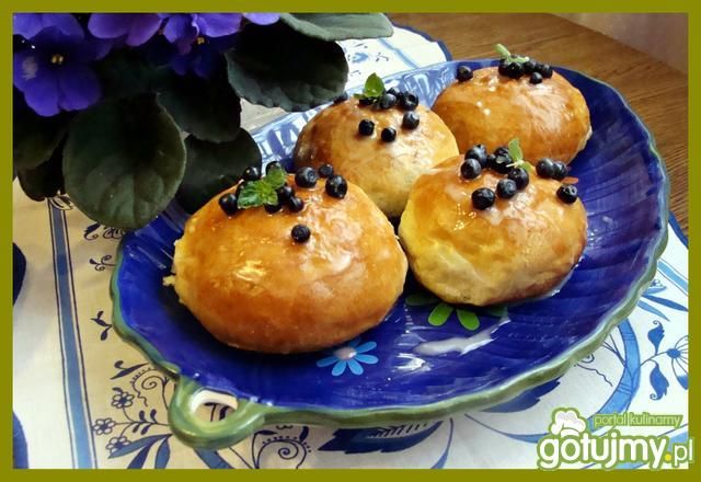 Drożdżowe jagodzianki wg iziony