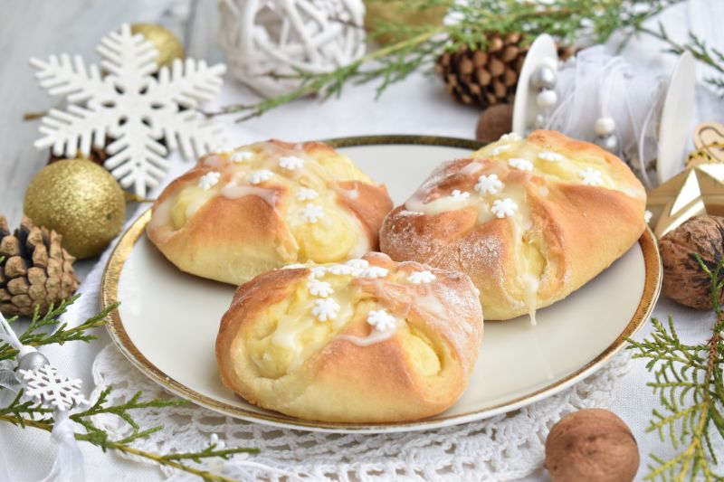 Drożdżowe koperty z cytrusowym lukrem