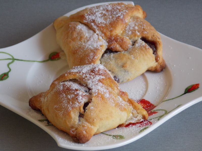 Drożdżowe koperty z marmoladą Drożdżowe koperty z marmoladą