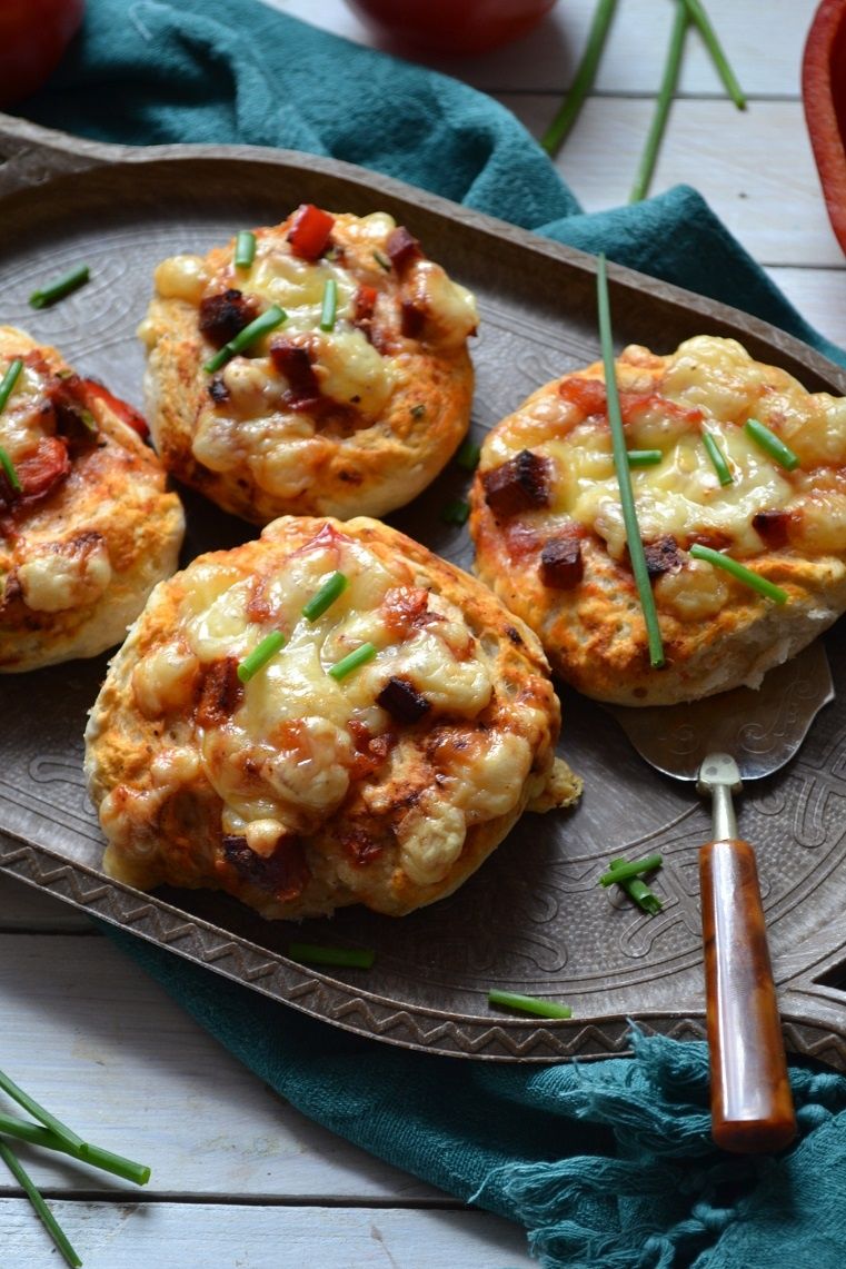 Drożdżowe mini pizze Drożdżowe mini pizze