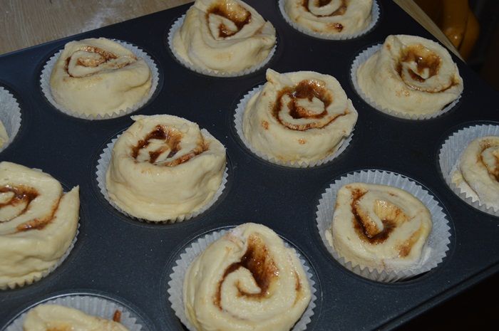 drożdżowe muffinki z cynamonem i kruszonką