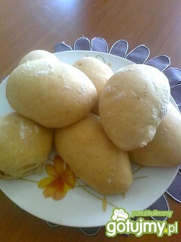 Drożdżowe paszteciki z pasztetową