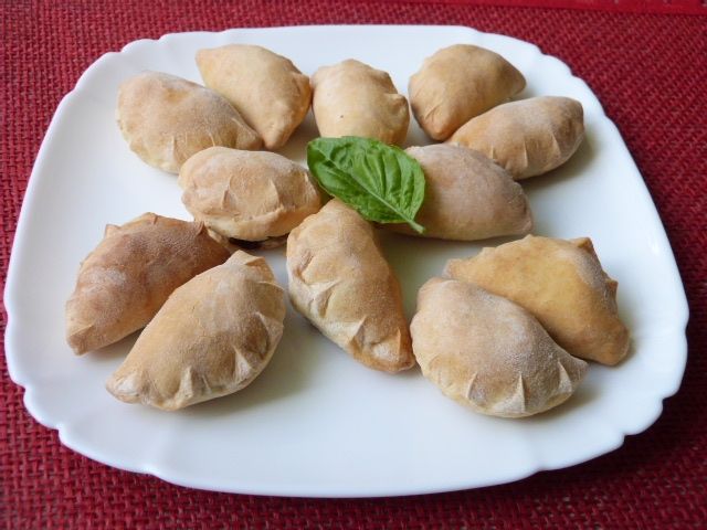 Drożdżowe pierożki z pieczarkami Drożdżowe pierożki z pieczarkami