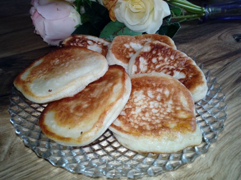 Drożdżowe placki z kaszy jaglanej