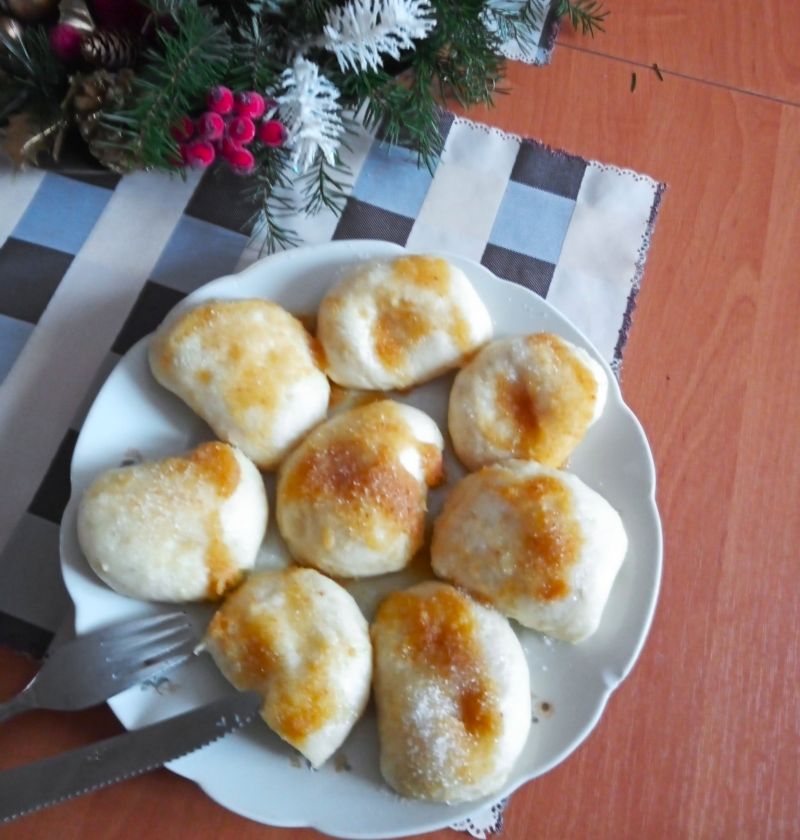 Drożdżowe pyzy z serem Drożdżowe pyzy z serem