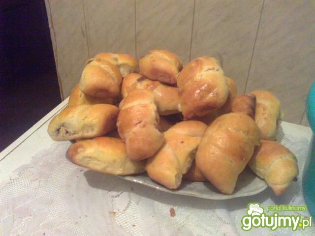 drożdżowe rogaliki