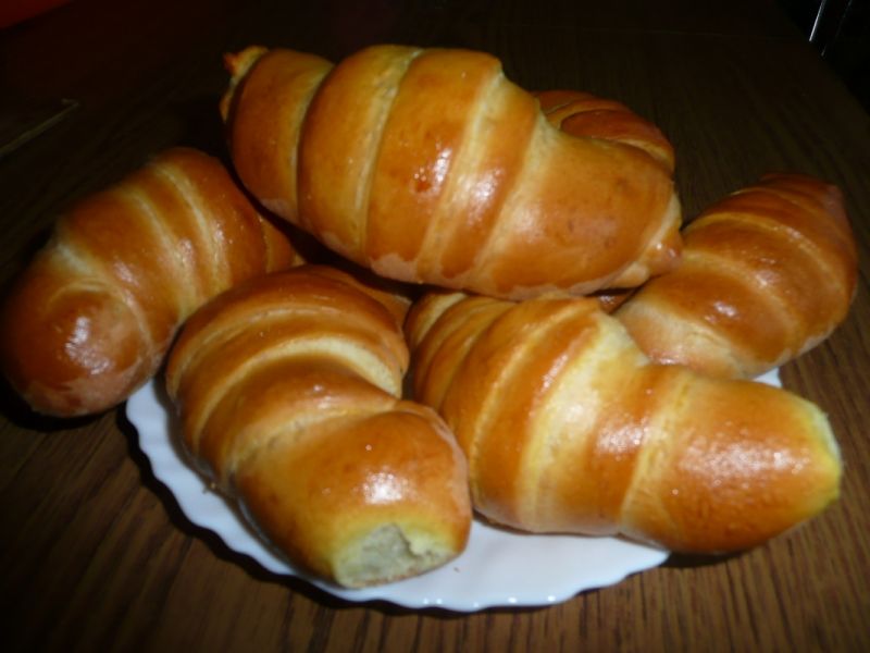 Drożdżowe rogaliki