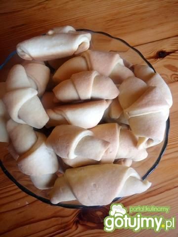 Drożdżowe rogaliki Krzysia Drożdżowe rogaliki Krzysia