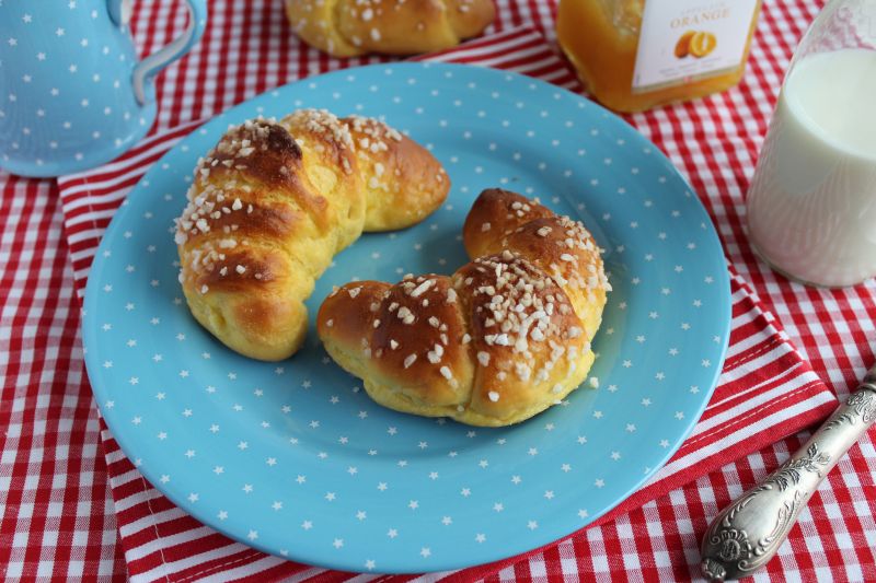 Drożdżowe rogaliki z cukrem Drożdżowe rogaliki z cukrem