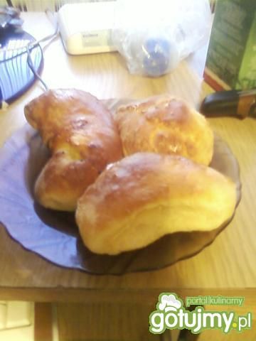 Drożdżowe rogaliki z dżemem  Drożdżowe rogaliki z dżemem