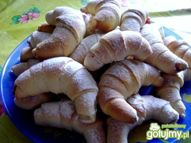 Drożdżowe rogaliki z nutą cytryny  Drożdżowe rogaliki z nutą cytryny