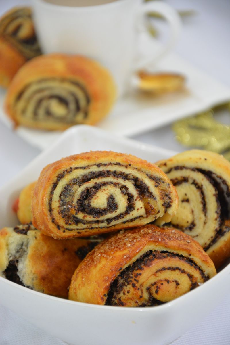 Drożdżowe ślimaczki z makiem