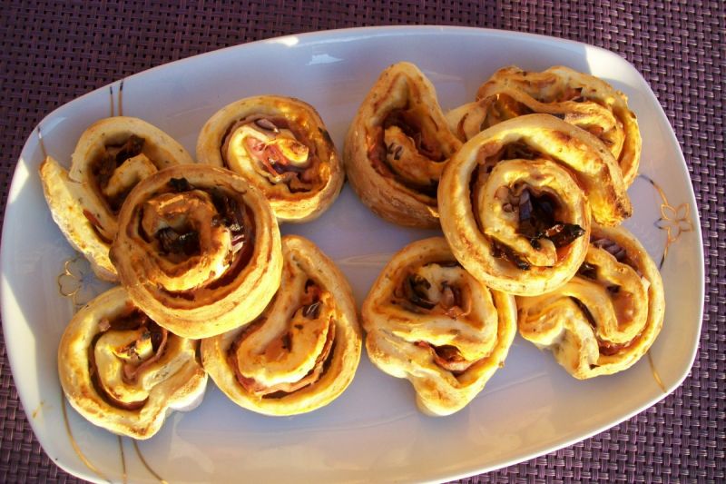 Drożdżowe ślimaczki z oregano Drożdżowe ślimaczki z oregano