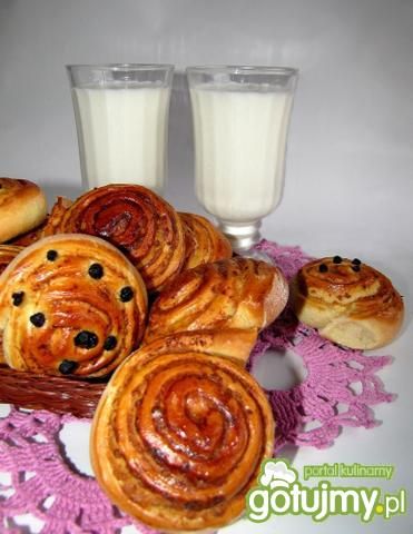 Drożdżowe ślimaczki z serem Drożdżowe ślimaczki z serem