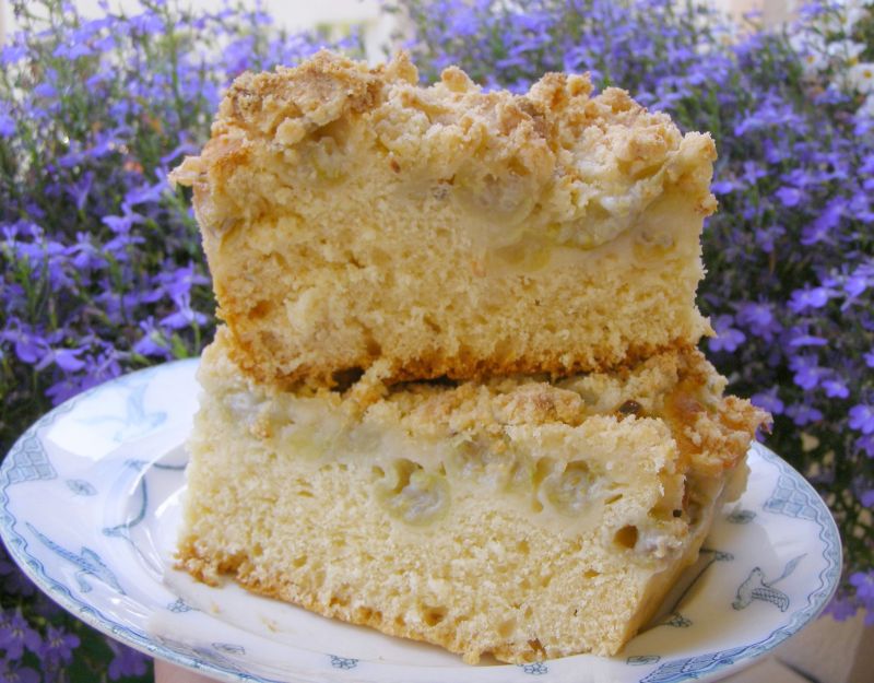 Drożdżowe z agrestem i kruszonką Drożdżowe z agrestem i kruszonką