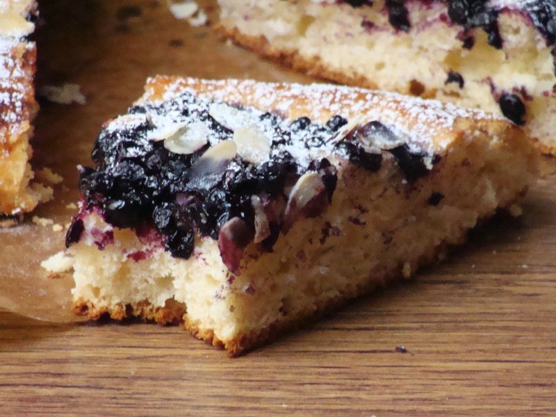 Drożdżowe z jagodami