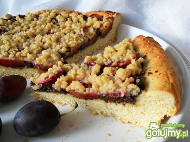 Drożdżowe z masą makową i śliwkami Drożdżowe z masą makową i śliwkami