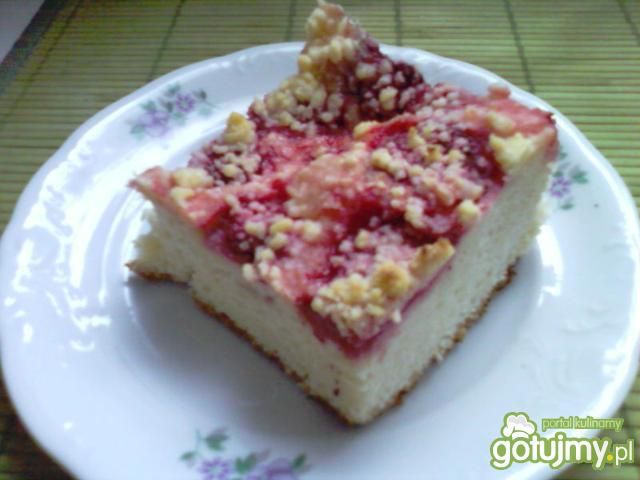 Drożdżowe z truskawkami i kruszonką