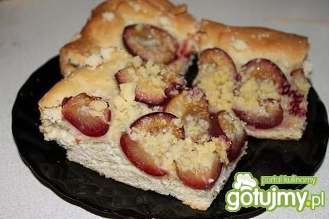 Drożdżowe ze śliwkami 