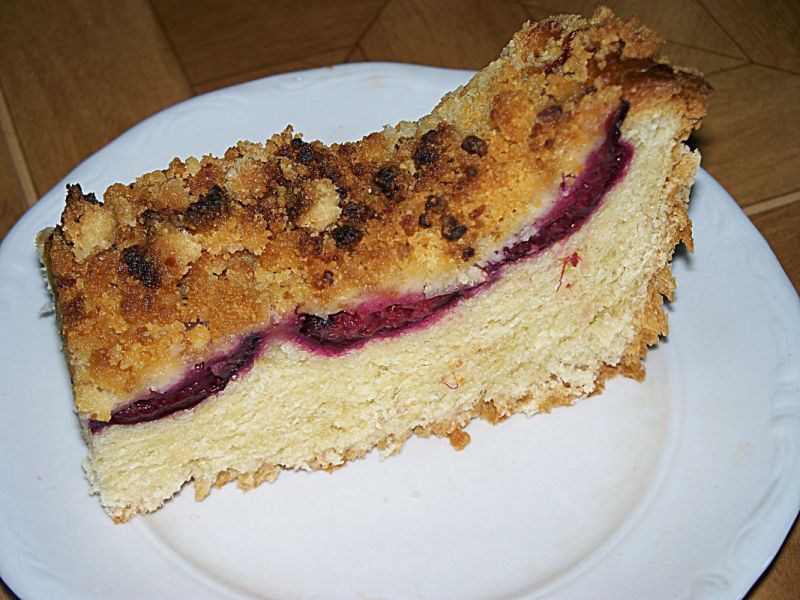 Drożdżowe ze śliwkami i kruszonką Drożdżowe ze śliwkami i kruszonką