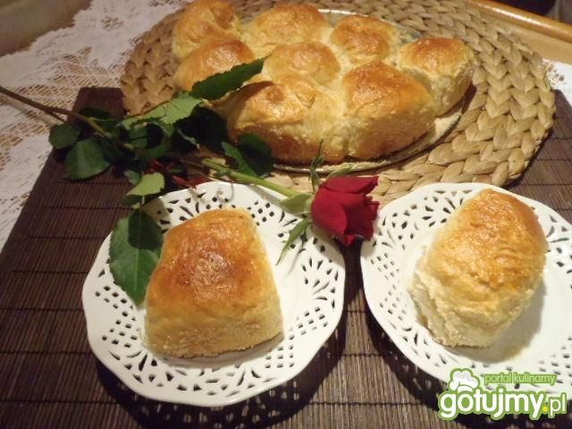 Drożdżóweczki z serem i jabłkami Drożdżóweczki z serem i jabłkami