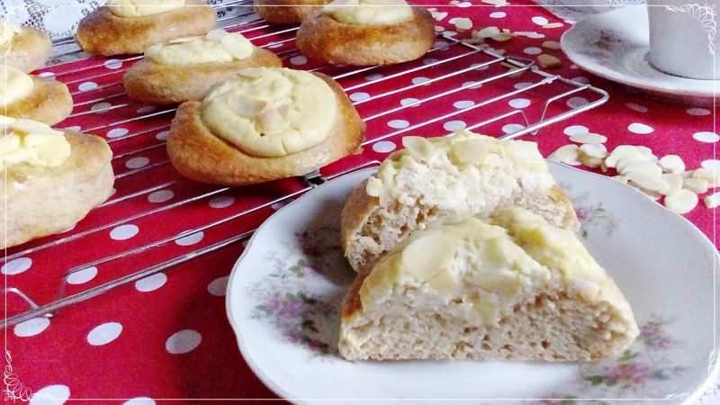 Drożdżóweczki z serkiem migdałowym bez tłuszczu