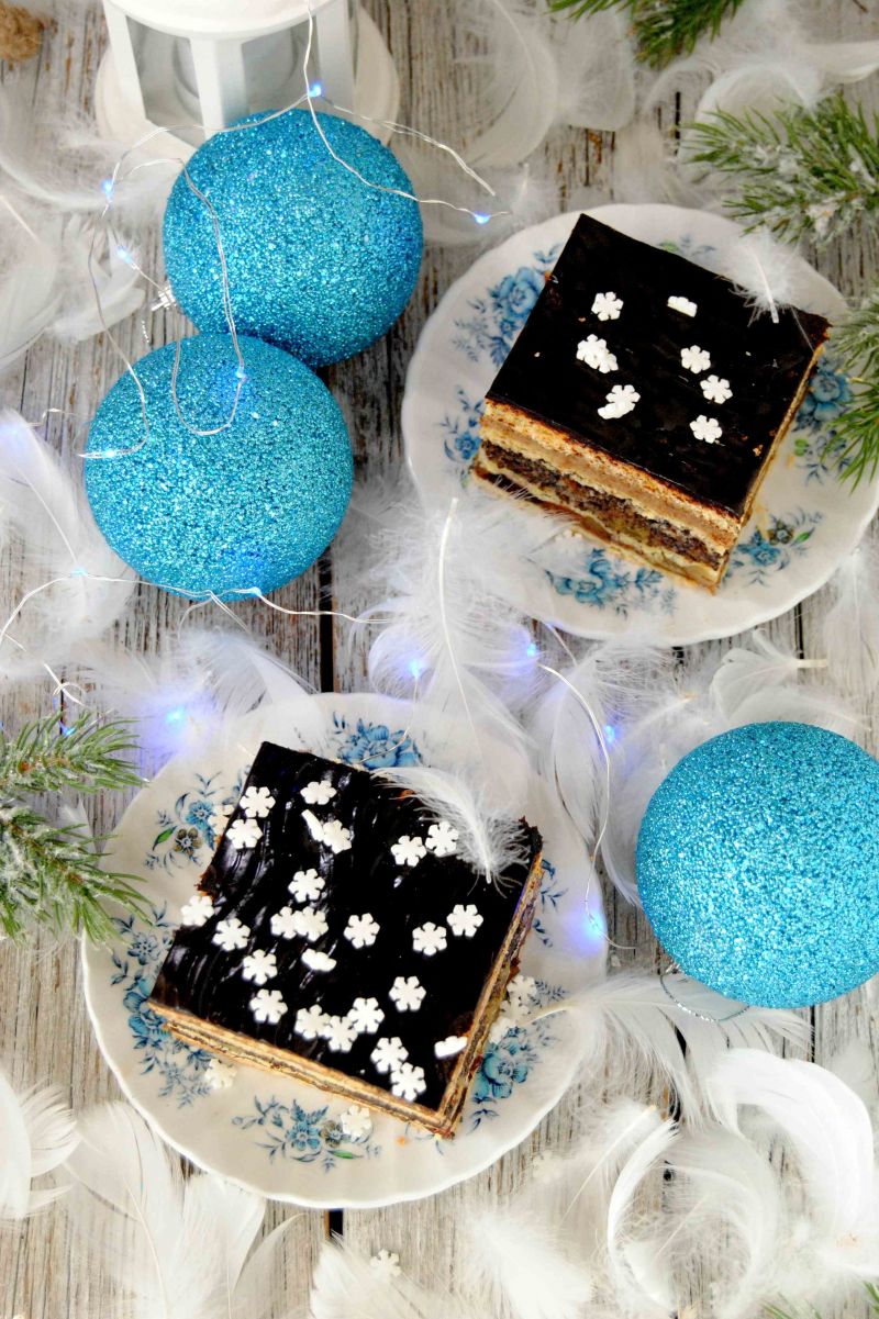 Drożdżowiec makowo bakaliowy