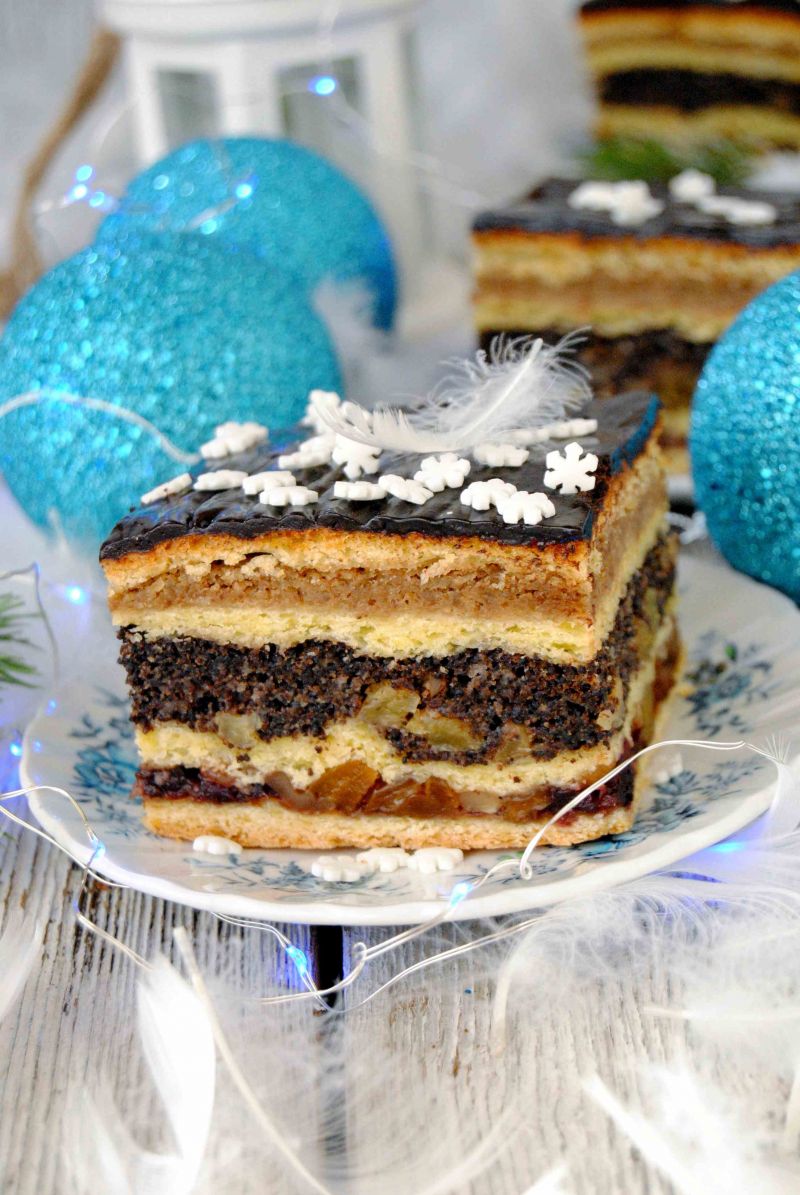 Drożdżowiec makowo bakaliowy