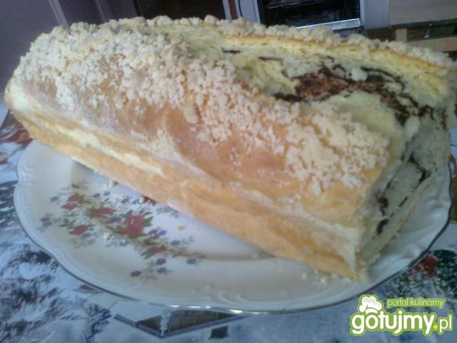 Drożdżowiec z kakao i posypką Drożdżowiec z kakao i posypką