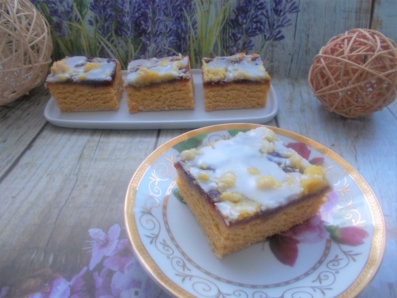 Drożdżówka dyniowa z marmoladą Drożdżówka dyniowa z marmoladą