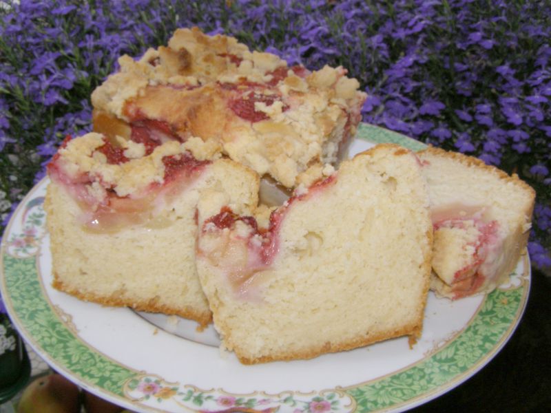 Drożdżówka truskawkowo-jabłkowa z orzechową