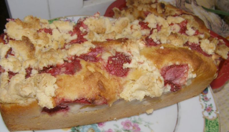 Drożdżówka truskawkowo-jabłkowa z orzechową